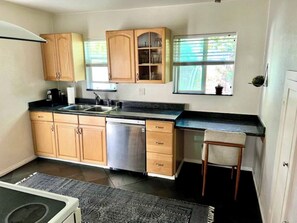 Private kitchen - Atwater Village a Quiet Getaway- Stocked with Parking a Backyard and Laundry. (Los Angeles)