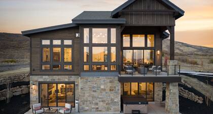 Amanti Lago by Luxury Mountain