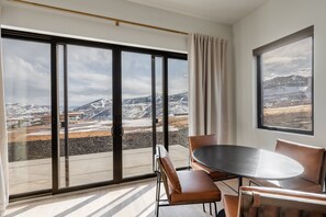 Luxe huis, uitzicht op meer | Interieur
