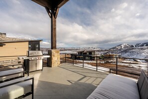 Maison luxueuse, vue sur le lac | Intérieur