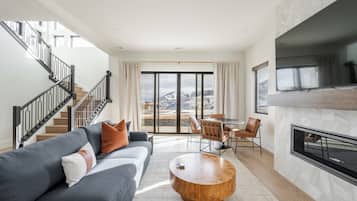 Luxury House, Lake View | Interior