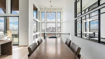 Luxury House, Lake View | Interior