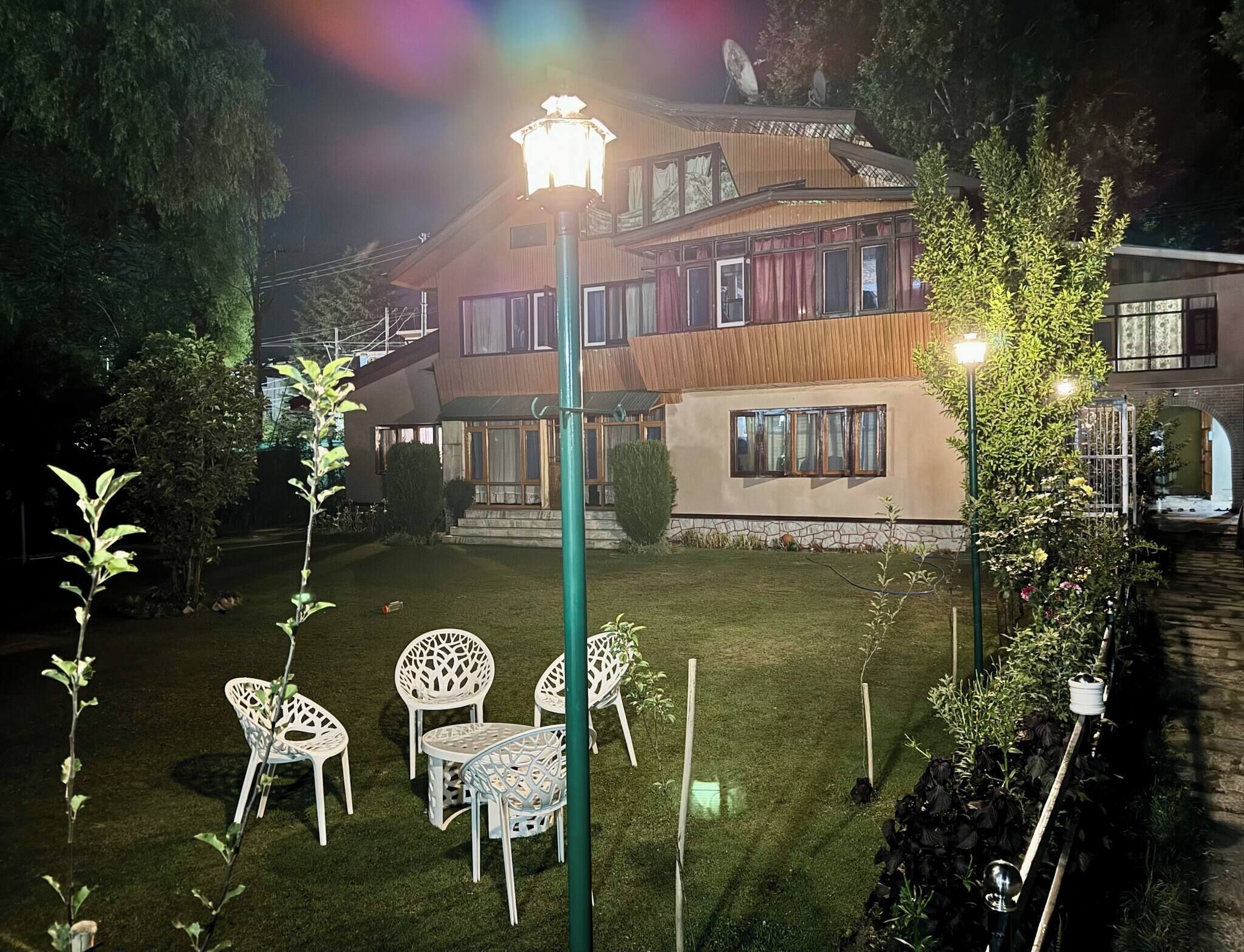 Room, 4 Bedrooms, Smoking, Balcony | Outdoor dining