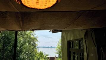 Room, 4 Bedrooms, Smoking, Balcony | Property grounds