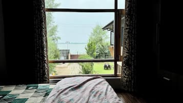Room, 4 Bedrooms, Smoking, Balcony | 4 bedrooms