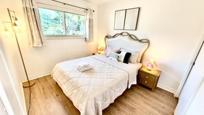 4 slaapkamers, een strijkplank/strijkijzer, wifi, beddengoed