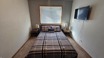 3 bedrooms, free WiFi, bed sheets