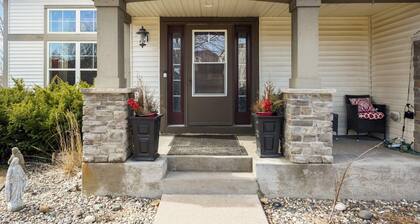Charming basement-level 3-bedroom house with backyard view and gazebo