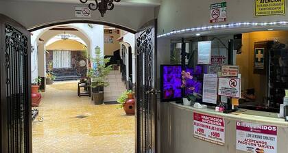 HOTEL YOLANDA