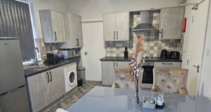 Telford Tranquility Apartment Flat 3 for 4 Guests