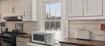 Cozy Newly Renovated 1BR on a Horse Farm