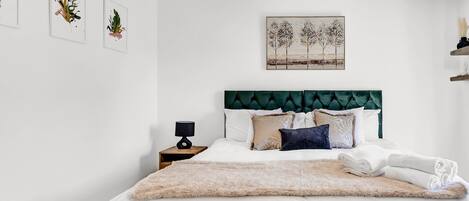 4 slaapkamers, een strijkplank/strijkijzer, gratis wifi