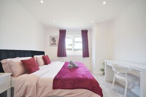 2 bedrooms, desk, iron/ironing board, WiFi