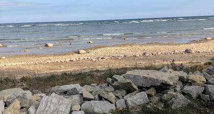 Lake Michigan Lakeside Retreat