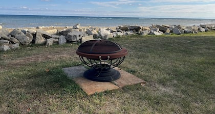 Lake Michigan Lakeside Retreat