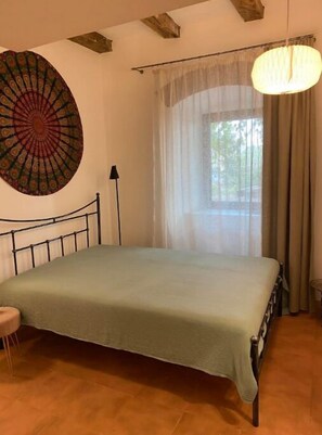 2 chambres, fer et planche à repasser, Wi-Fi gratuit, draps fournis