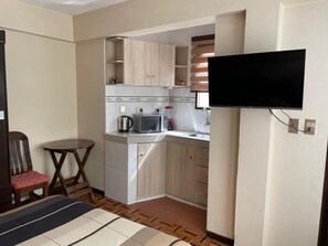 1 chambre, fer et planche à repasser, Wi-Fi, draps fournis