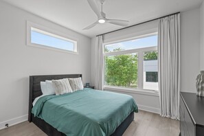 4 bedrooms, desk, iron/ironing board, free WiFi