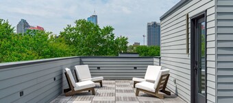 4br House Ensuite with Amazing Day & Night Roof Top Views in Raleigh