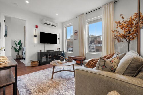 “Elm City” Retreat Near Yale, Parking, Gym, Downtown, Wooster Sq & Union Station