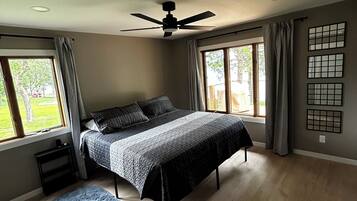 5 bedrooms, WiFi, bed sheets