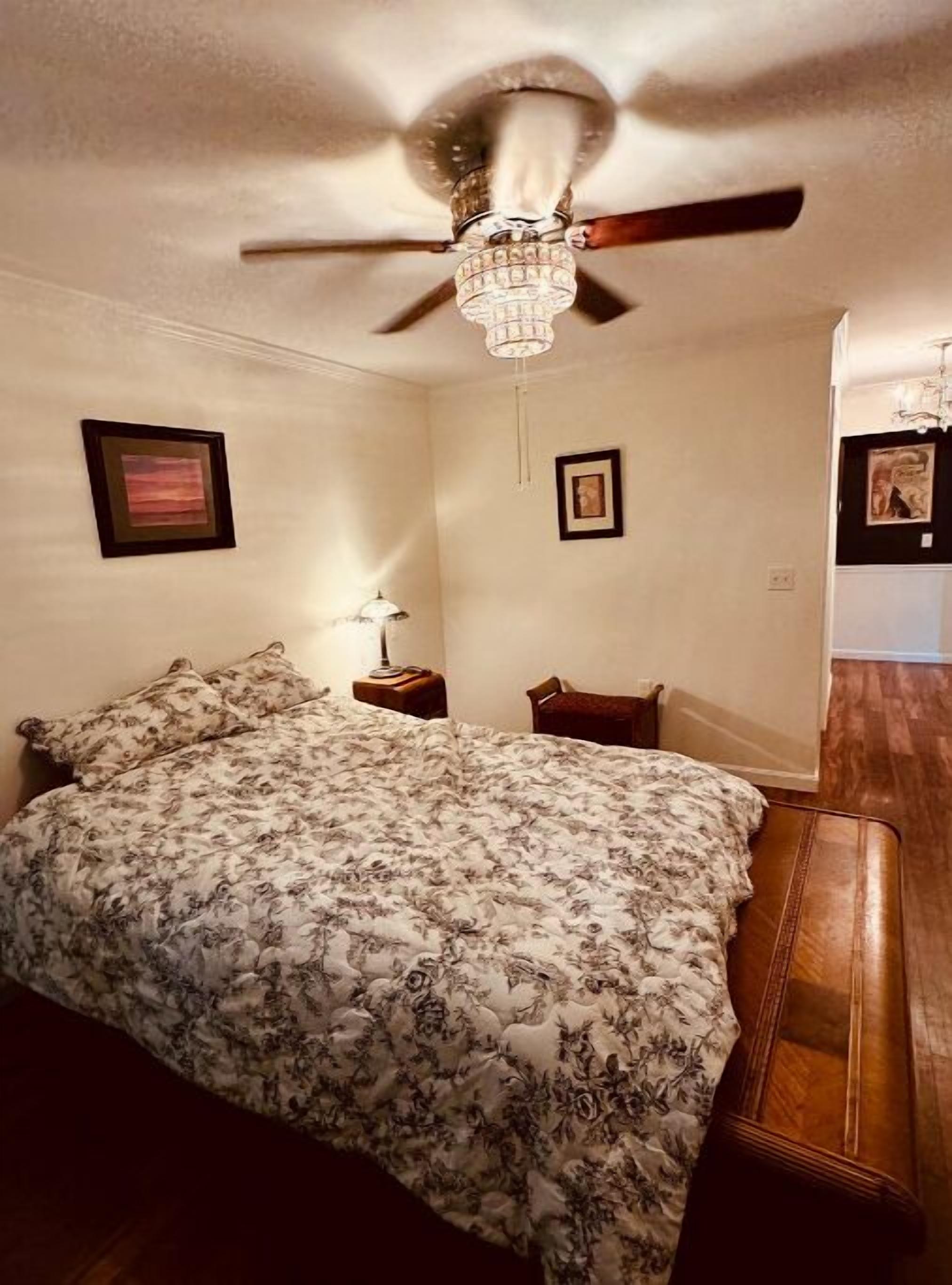 1 多间卧室、熨斗/熨衣板、WiFi、床单