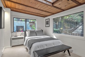 2 habitaciones, escritorio, tabla de planchar con plancha y wifi
