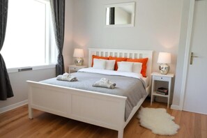 1 chambre, fer et planche à repasser, Wi-Fi gratuit, draps fournis