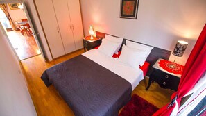 6 habitaciones, escritorio, tabla de planchar con plancha y wifi gratis
