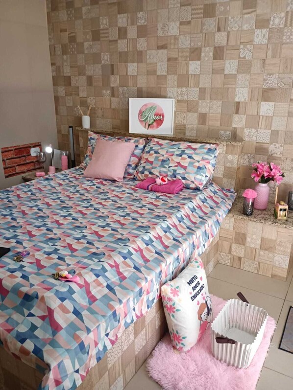 1 bedroom, WiFi, bed sheets