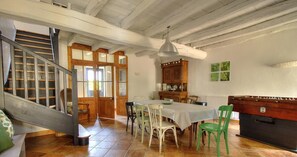 Dining - Gîte Les Capréoles - REGNIE DURETTE (REGNIE DURETTE)