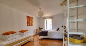4 slaapkamers, reisbedje, gratis wifi