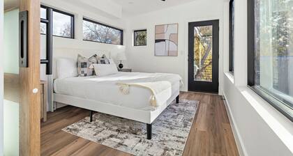 The East Twin Oasis - Hot Tub near Downtown Austin