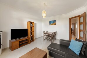 TV - Peniche Sea Breeze - City Center (Peniche)