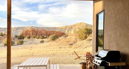 Off-grid Modern Desert Retreat near Bryce Canyon