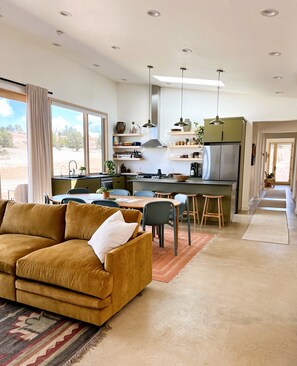 Living area - Off-grid Modern Desert Retreat near Bryce Canyon (Cannonville)