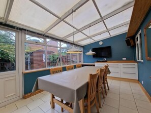 House, 6 Bedrooms, Non Smoking | Living area