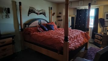 3 bedrooms, in-room safe, desk, iron/ironing board