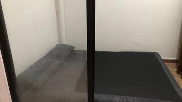 1 makuuhuone, työpöytä, ilmainen Wi-Fi, vuodevaatteet