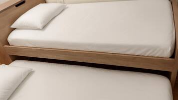 1 bedroom, desk, free WiFi, bed sheets
