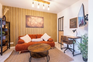 Living area - The amber workshop (Denain)