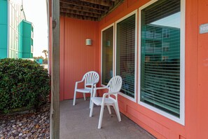 Terrace/patio - Executive Keys Unit 109 (Port Aransas)