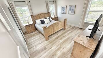 4 habitaciones, tabla de planchar con plancha, wifi y ropa de cama