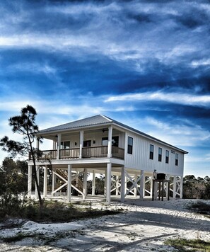 Exterior - Brand New 4br Private Beach (Gulf Shores)