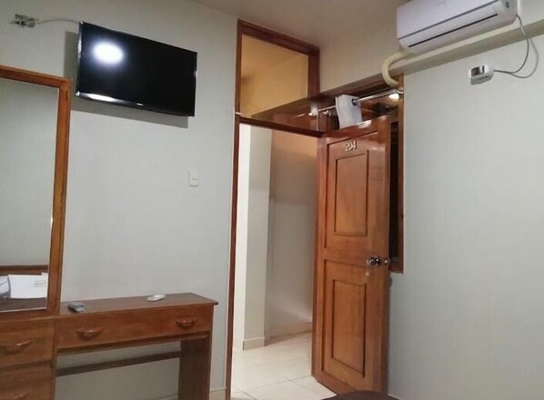 Room - HOTEL TARAPOTO (Iquitos)