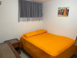 3 slaapkamers, een bureau, een strijkplank/strijkijzer, wifi