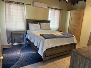 2 makuuhuonetta, silitysrauta/-lauta, Wi-Fi, vuodevaatteet