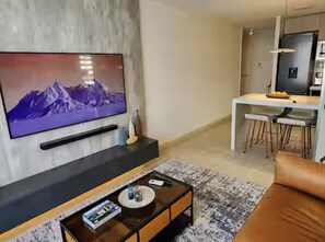Smart TV, books, stereo