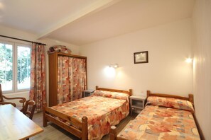 2 Schlafzimmer, Reisekinderbett, kostenloses WLAN