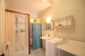 Shower - Gîtes de France® - Le Jardin Clos (VERGETOT)